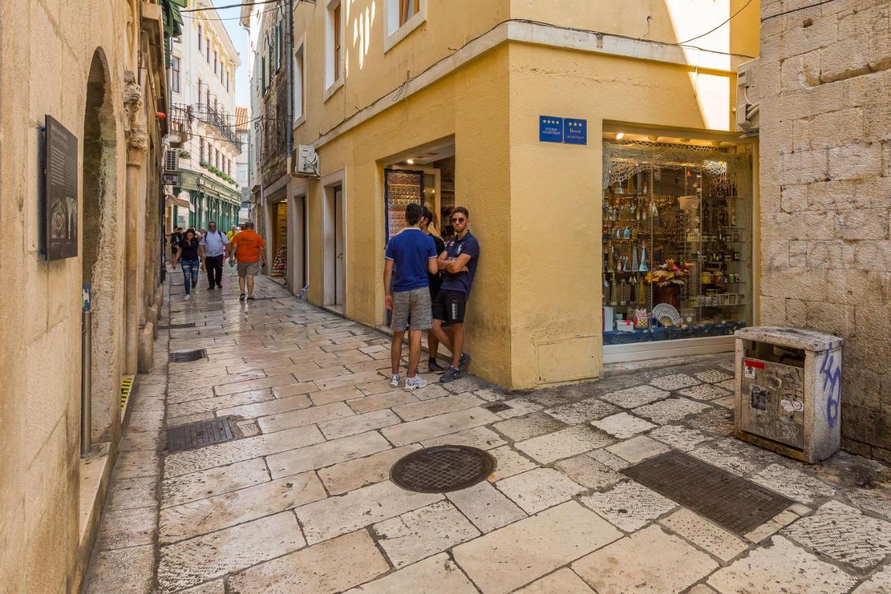 Hidden Gem In Diocletian Palace Old Town Center Spalato Esterno foto