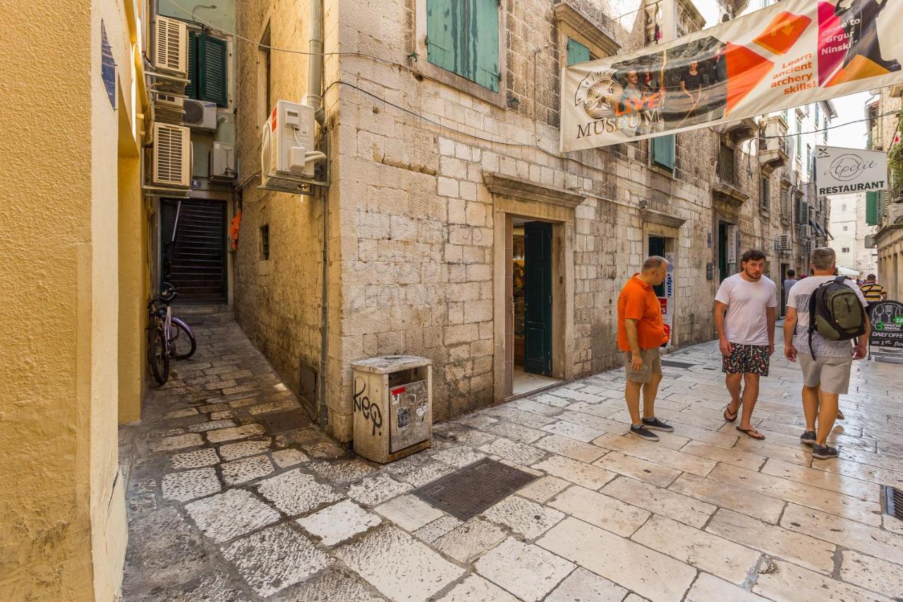 Hidden Gem In Diocletian Palace Old Town Center Spalato Esterno foto